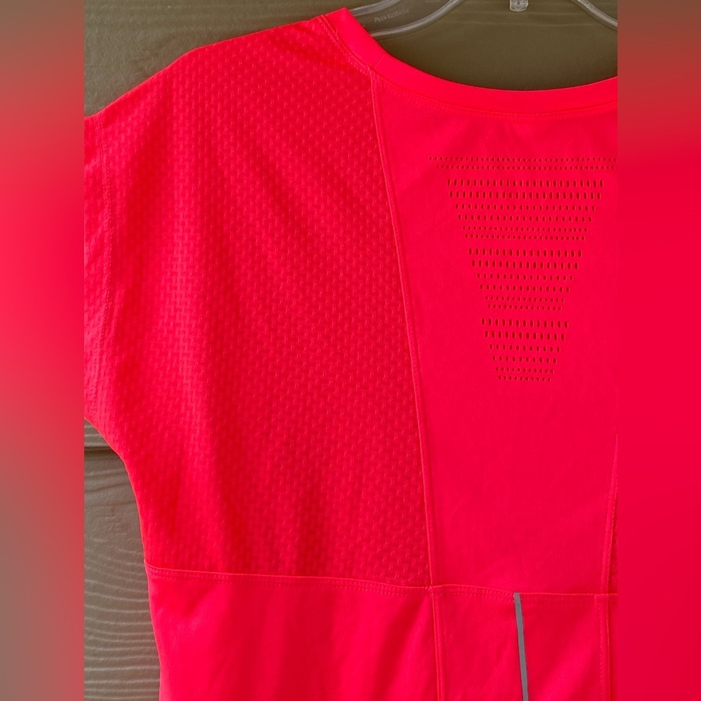 Champion - Picture 8 of 10